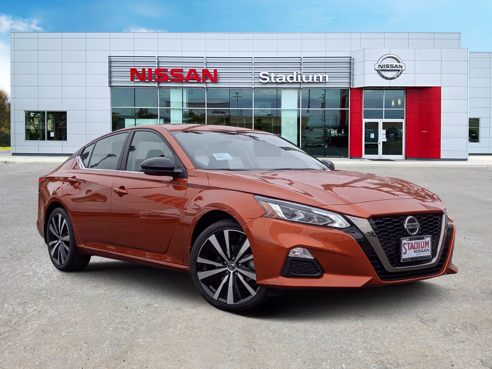 New 2020 Nissan Altima 2.5 SR 4dr Car in Orange #209152 | Stadium Nissan