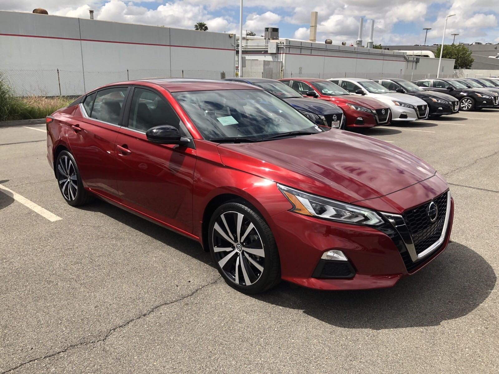 New 2019 Nissan Altima 2.5 SR 4dr Car in Orange #197765 | Stadium Nissan